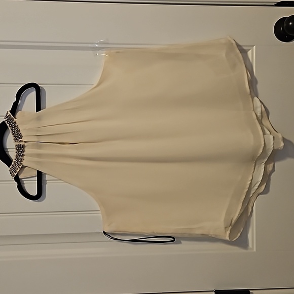 Halter Flowly Top With Neck Embellishments Size M - Picture 3 of 5